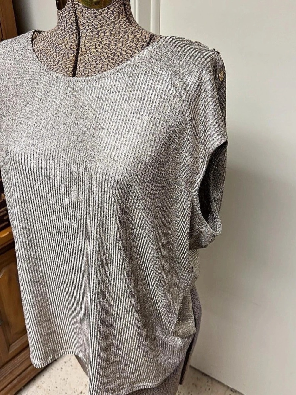 Calvin Klein Metallic Short Sleeve Tunic Size 2X Like New - Picture 2 of 4